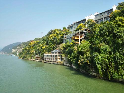 宜昌 三峡人家 清江画廊 两坝一峡 神农架全景 5日游